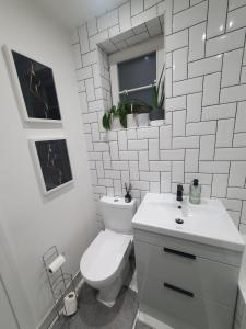 Modern Studio - Streatham Station - 3min walk