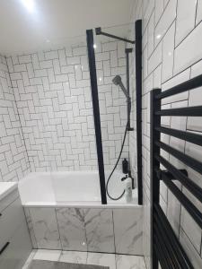 Modern Studio - Streatham Station - 3min walk