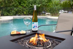 Lakeview on Main Pool Fire Pit and Walkable