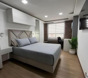 Estadia ideal cerca aeropuerto con parqueadero