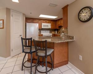 Phoenix VI 6904 condo