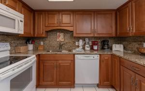 Phoenix VI 6904 condo