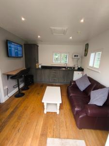 The Pumphouse with Hot Tub