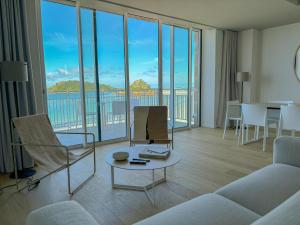 PORS-MABO T3 piscine et vue mer