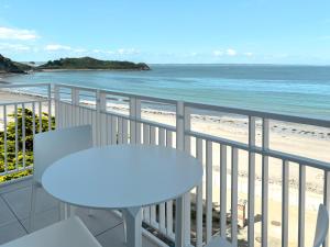 PORS-MABO T3 piscine et vue mer