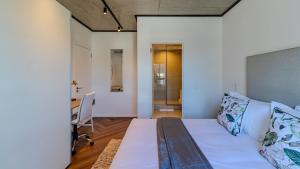 The Bridgewater collection 411- Luxury 1 bed Morden Apartment at Century City