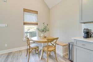 1 Mi to Galveston Beach, Seawall New Tiny Home!