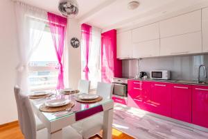 DC Belgrade, modern, super comfy, garage parking