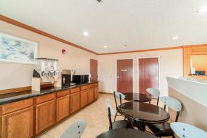 Capital O Fairway Inn - Baytown La Porte TX