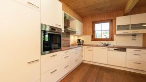 Chalets am Loser by Landluft