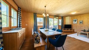 Chalets am Loser by Landluft