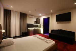 Deluxe Suite 212 - Castle De Paris