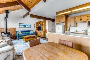Embarcadero Condo #E225