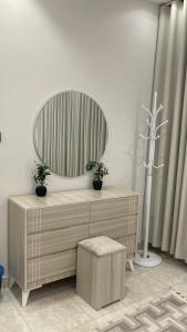 شقة انيقة بغرفتين نوم وصالة