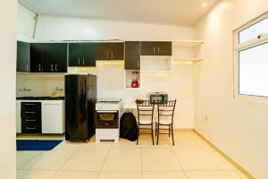 Flat Completo p 2 pessoas Proximo ao Aeroporto