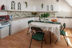 Sunrise Budapest Airport - Free Parking - 120 sqm