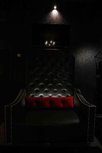 Experience Room 104 - Castle De Paris