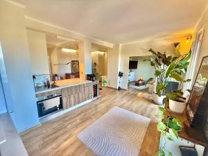 LAmazone - T2 Moderne - Croix de Pierre