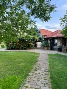 BÉNI family wine farm