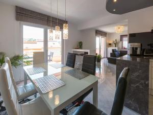 Apartment Black@white