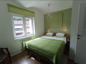 Two Flowers Apartments