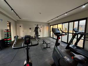 Studio 305 with panoramic pool - close to USP