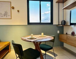 Studio 305 with panoramic pool - close to USP