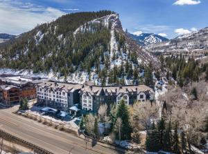 Avon Ascent Retreat Indoor Pool Ski Shuttle