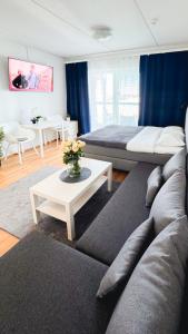 City center brand new studio, parking