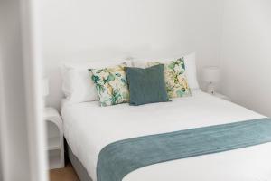 Tin & Timber by Charlesworth