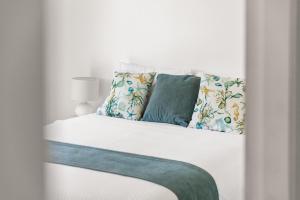 Tin & Timber by Charlesworth