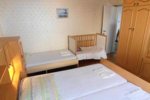 Family-friendly apartments with swimming pool Sukosan, Zadar - 3273