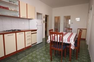 Family-friendly apartments with swimming pool Sukosan, Zadar - 3273