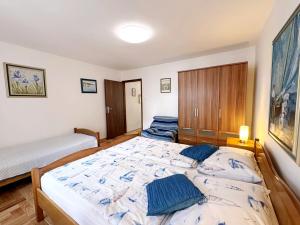 Apartments with parking space Silo, Krk - 18728