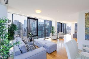 High-End Duplex Penthouse near Casino & MCEC with Two Private Balconies