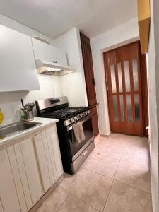 Alojamiento cerca de Agora y Blue Mall y Cine etc