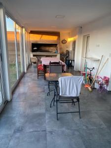 Casa con pileta, todos los servicios