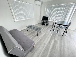 Sunrise Apt 3 - Bright 1BR - Upstairs - Pool View