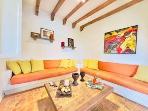 Un Pedacito de Santorini en el Lago Calima