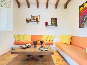 Un Pedacito de Santorini en el Lago Calima