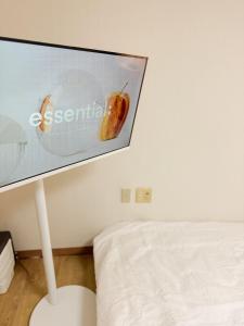 3Near Hongdae Station, 30sec on foot