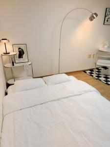 3Near Hongdae Station, 30sec on foot