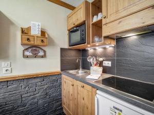 Studio Ski aux Pieds avec WiFi, Centre Proche - FR-1-640-81