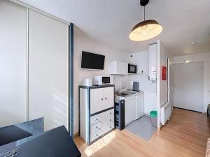Studio lumineux proche centre-ville de Lamalou, Wifi, balcon - FR-1-451-221