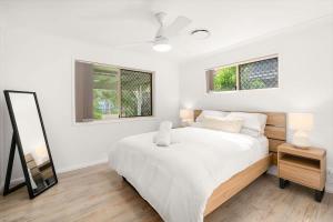 Kiesha House Beachfront Serenity