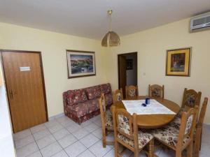 Apartmani Bridi Okrug Gornji - Four Bedroom Apartment