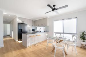 Bay Breeze Beachhouse