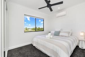 Bay Breeze Beachhouse