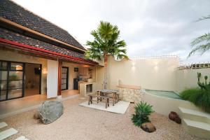 Ubu Villa Lemme with Rustic Mediterranean Style