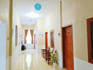 RedDoorz Syariah near Universitas 17 Agustus Banyuwangi